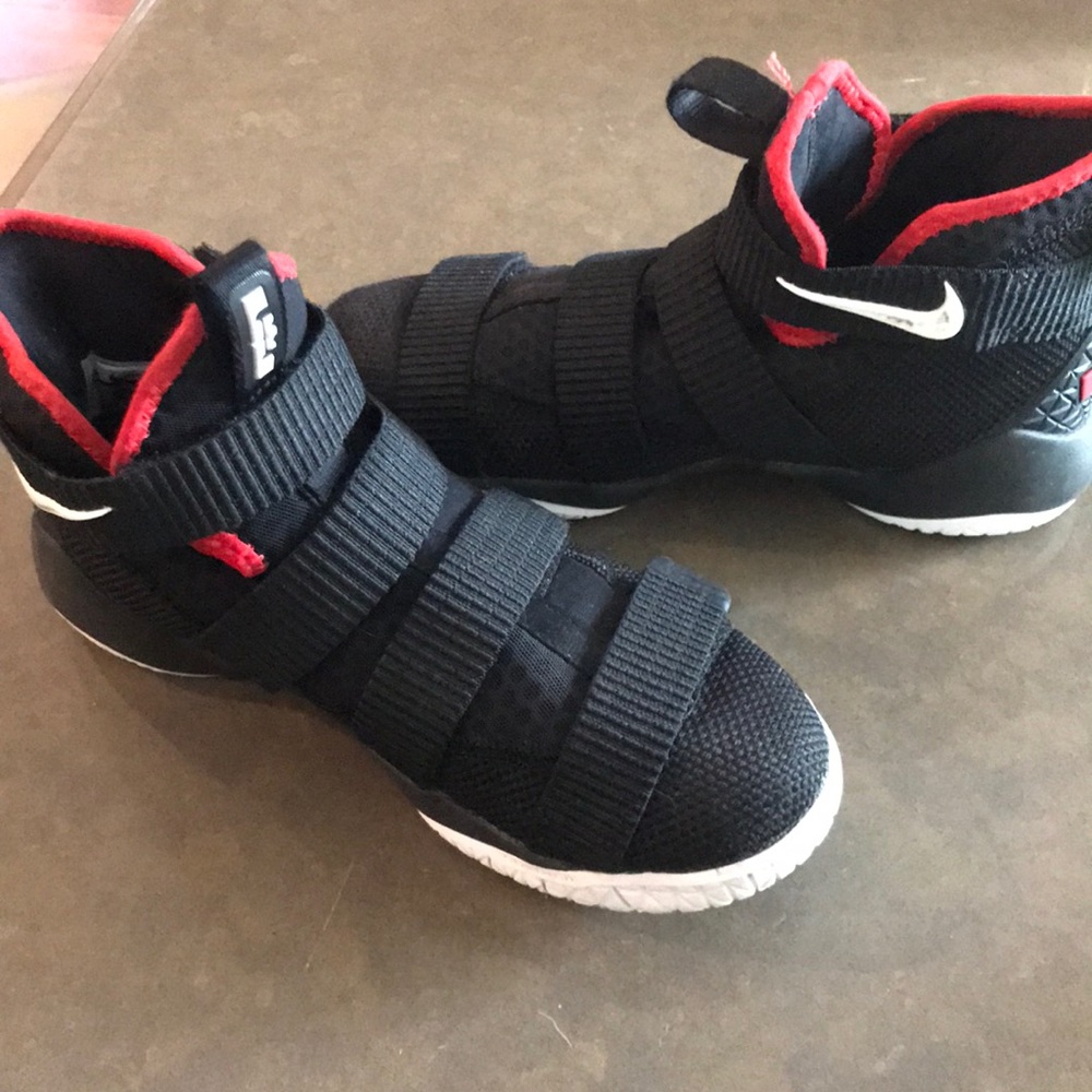 Nike Lebrons size 4.5